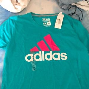 Brand new Adidas tshirt sixe XL